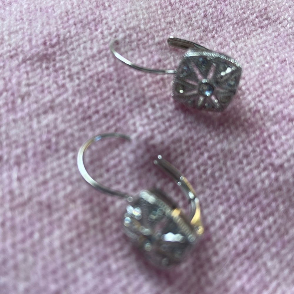 Nadi crystal earrings